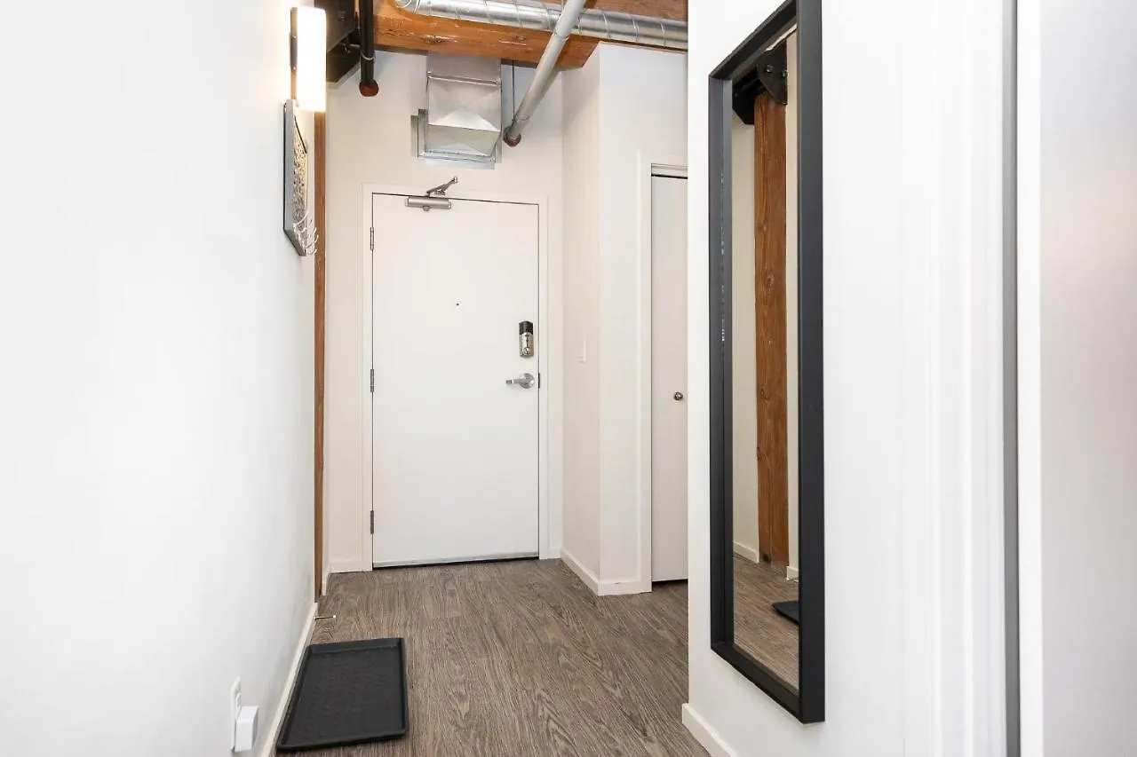 211 Market Ave Condos In The Exchange District ウィニペグ アパート